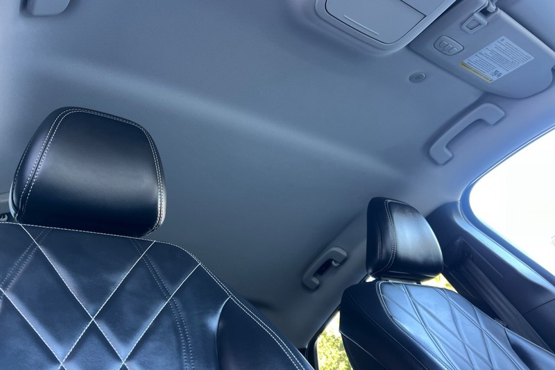 Ford Mustang Mach-E Vehicle Full-screen Gallery Image 17