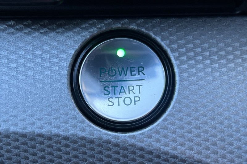 Ford Mustang Mach-E Vehicle Full-screen Gallery Image 23