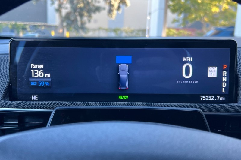 Ford Mustang Mach-E Vehicle Full-screen Gallery Image 25