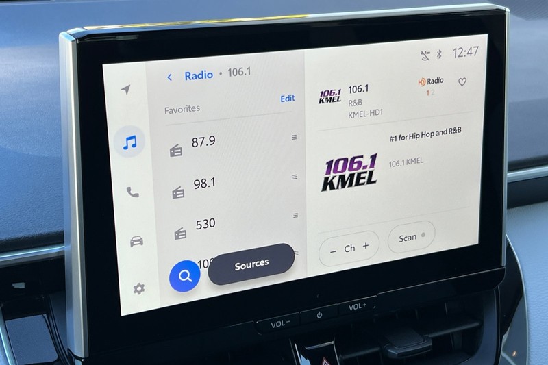Toyota Corolla Vehicle Full-screen Gallery Image 15