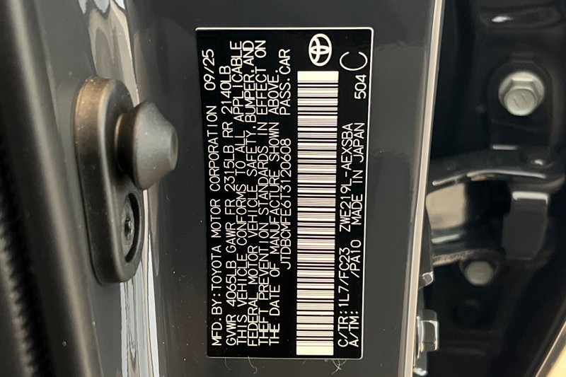 Toyota Corolla Vehicle Full-screen Gallery Image 22