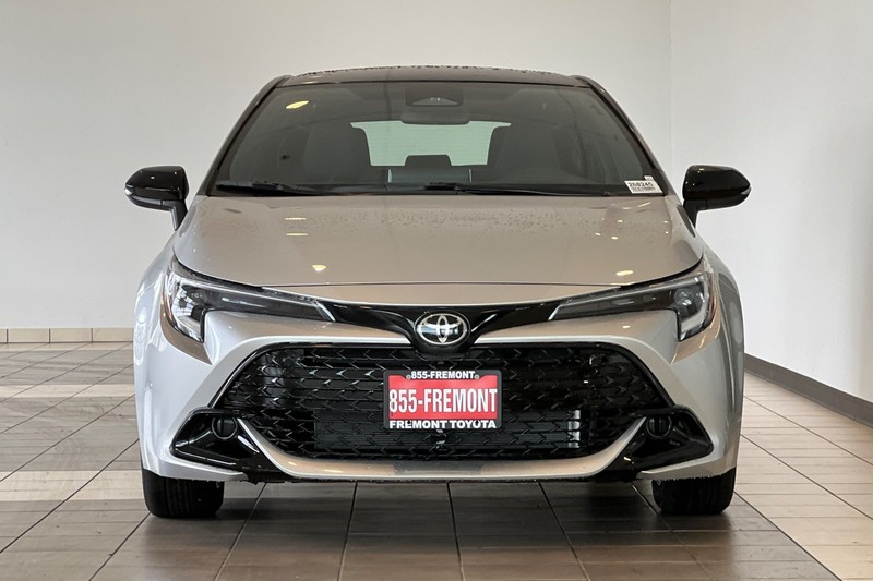 Toyota Corolla Hatchback Vehicle Full-screen Gallery Image 03