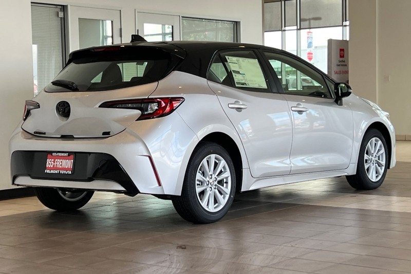 Toyota Corolla Hatchback Vehicle Full-screen Gallery Image 05