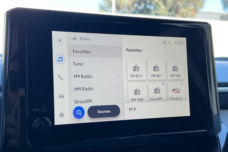 Toyota Corolla Vehicle Full-screen Gallery Image 15