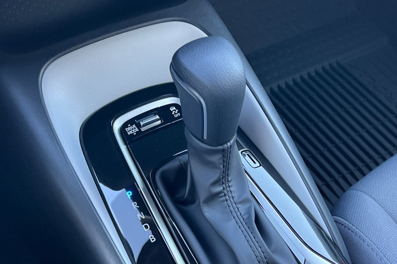 Toyota Corolla Vehicle Full-screen Gallery Image 18