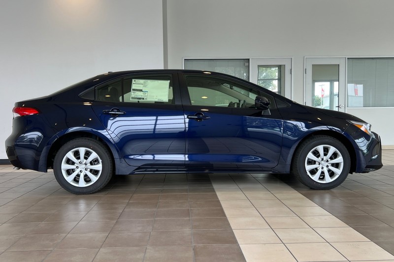 Toyota Corolla Vehicle Full-screen Gallery Image 04