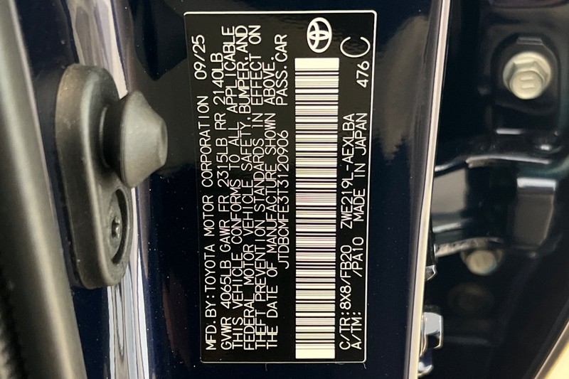 Toyota Corolla Vehicle Full-screen Gallery Image 21