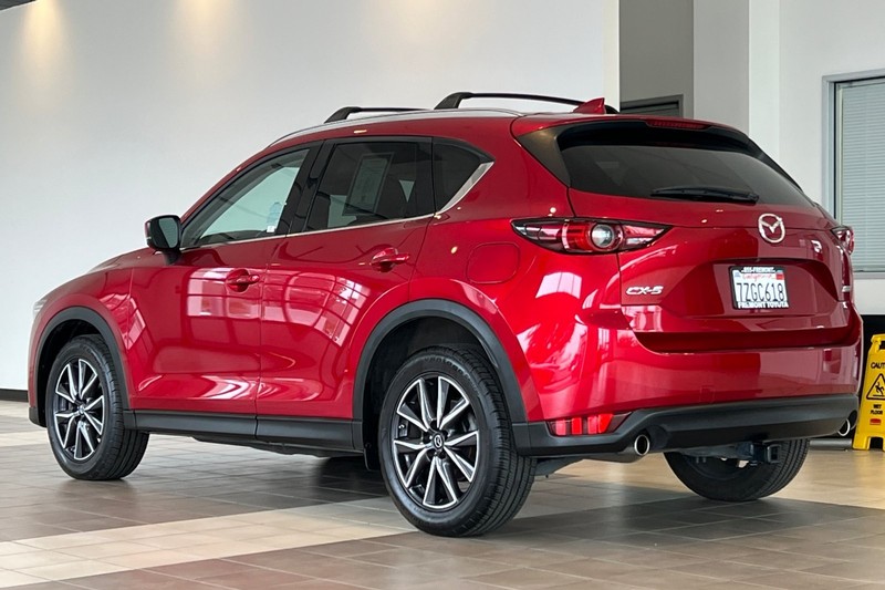 Mazda CX-5 Vehicle Full-screen Gallery Image 06