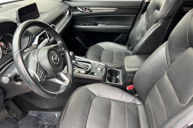 Mazda CX-5 Vehicle Full-screen Gallery Image 10