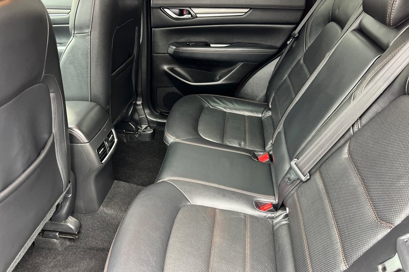 Mazda CX-5 Vehicle Full-screen Gallery Image 12