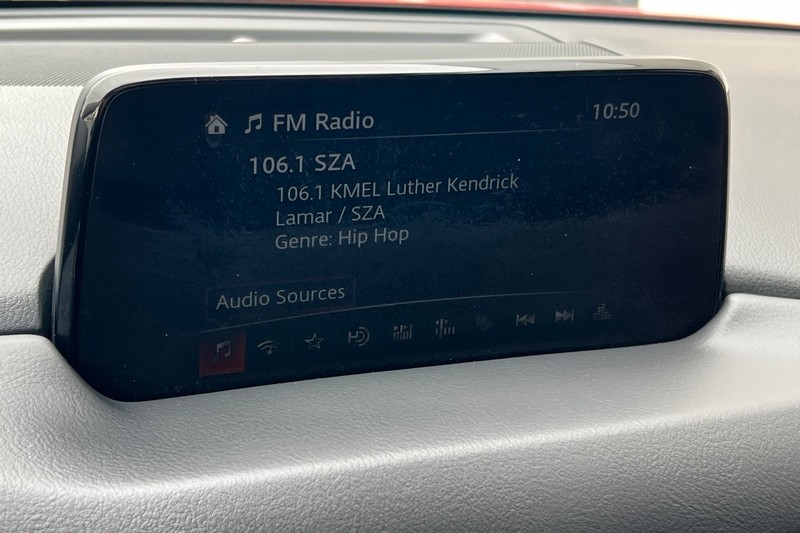 Mazda CX-5 Vehicle Full-screen Gallery Image 18