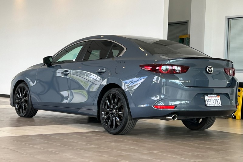 Mazda Mazda3 Sedan Vehicle Full-screen Gallery Image 06