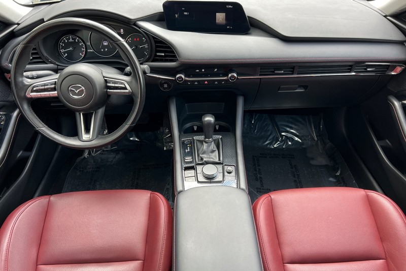 Mazda Mazda3 Sedan Vehicle Full-screen Gallery Image 13