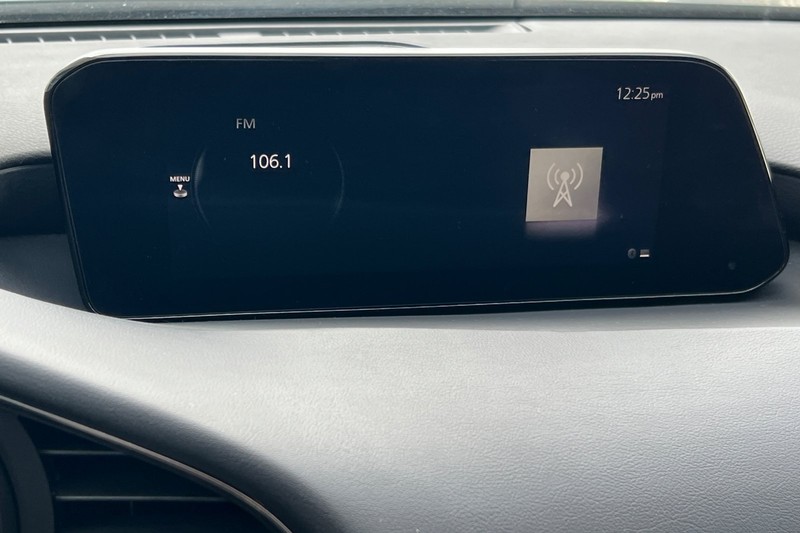 Mazda Mazda3 Sedan Vehicle Full-screen Gallery Image 17