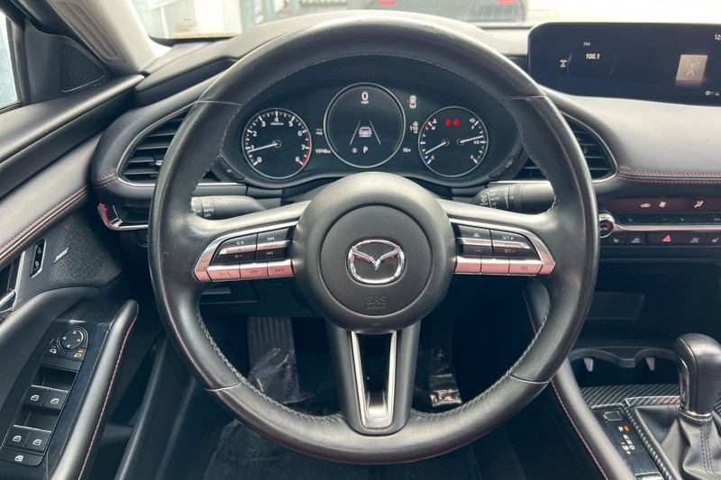 Mazda Mazda3 Sedan Vehicle Full-screen Gallery Image 22