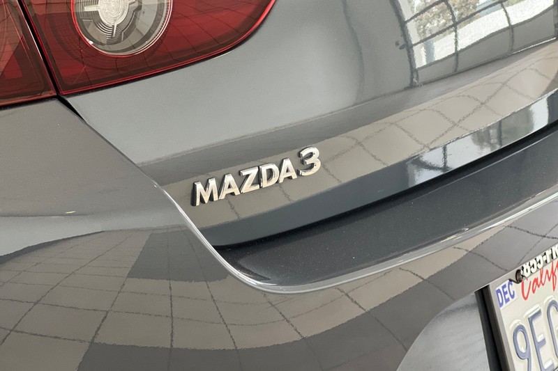 Mazda Mazda3 Sedan Vehicle Full-screen Gallery Image 26