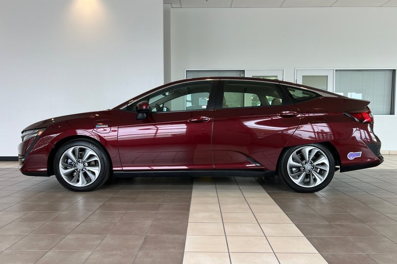 Honda Clarity Plug-In Hybrid Vehicle Full-screen Gallery Image 07