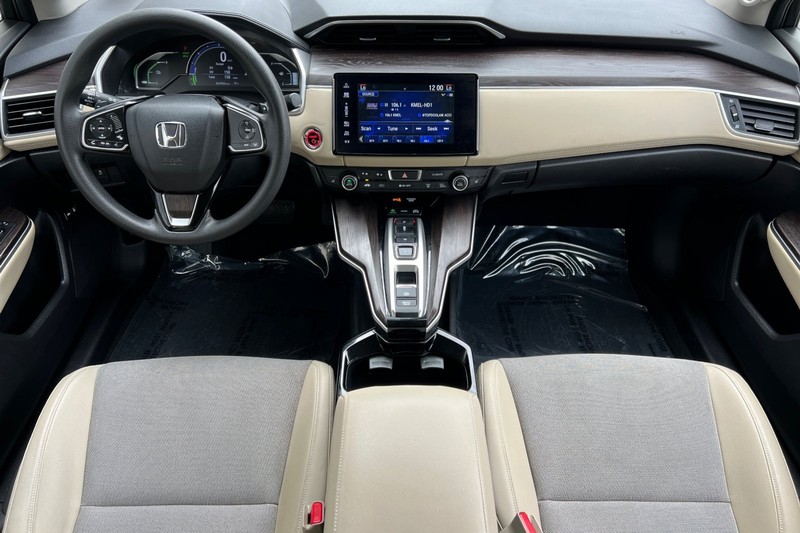 Honda Clarity Plug-In Hybrid Vehicle Full-screen Gallery Image 13