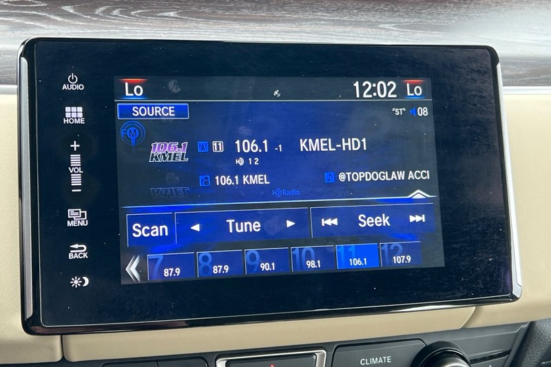 Honda Clarity Plug-In Hybrid Vehicle Full-screen Gallery Image 17