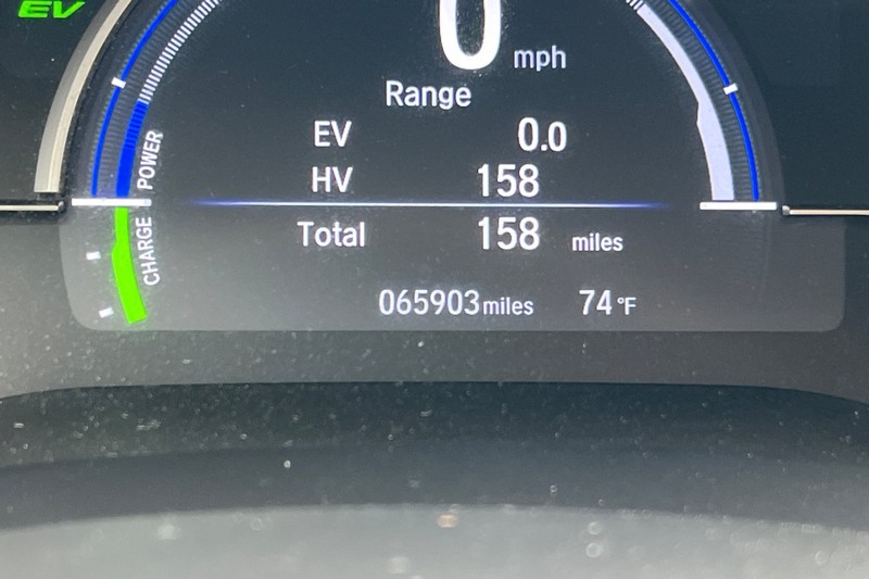 Honda Clarity Plug-In Hybrid Vehicle Full-screen Gallery Image 24