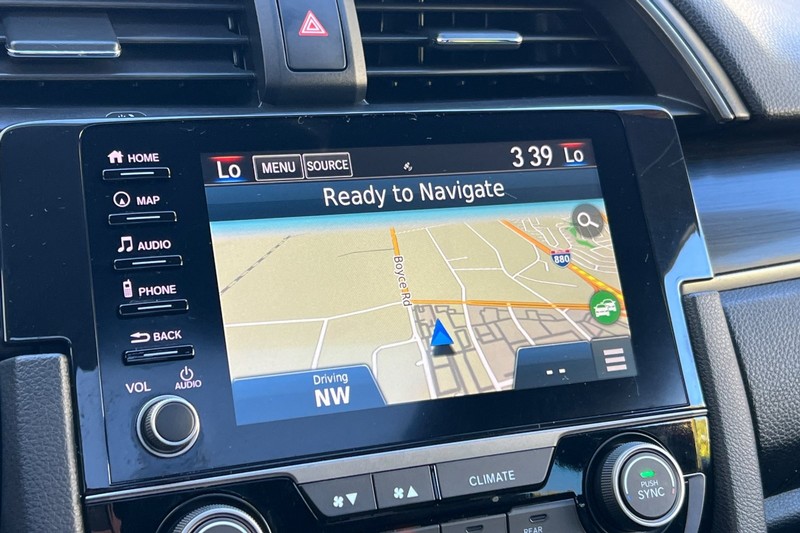 Honda Civic Hatchback Vehicle Full-screen Gallery Image 19