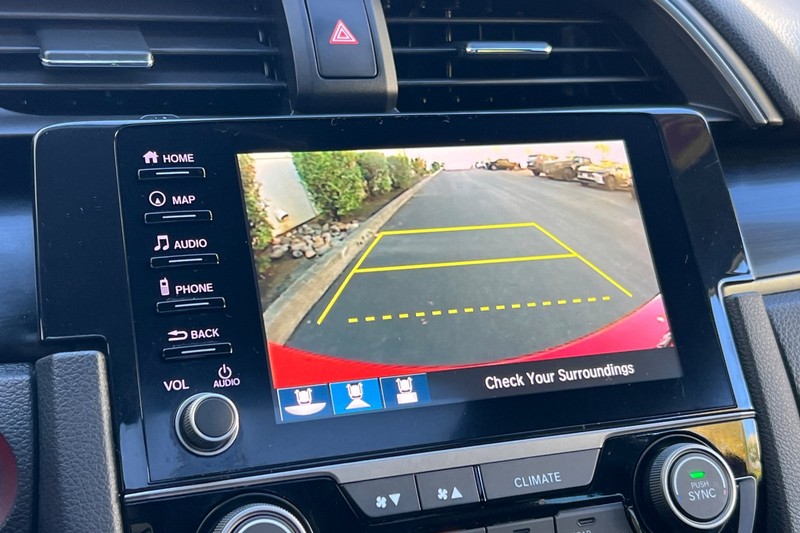 Honda Civic Hatchback Vehicle Full-screen Gallery Image 20