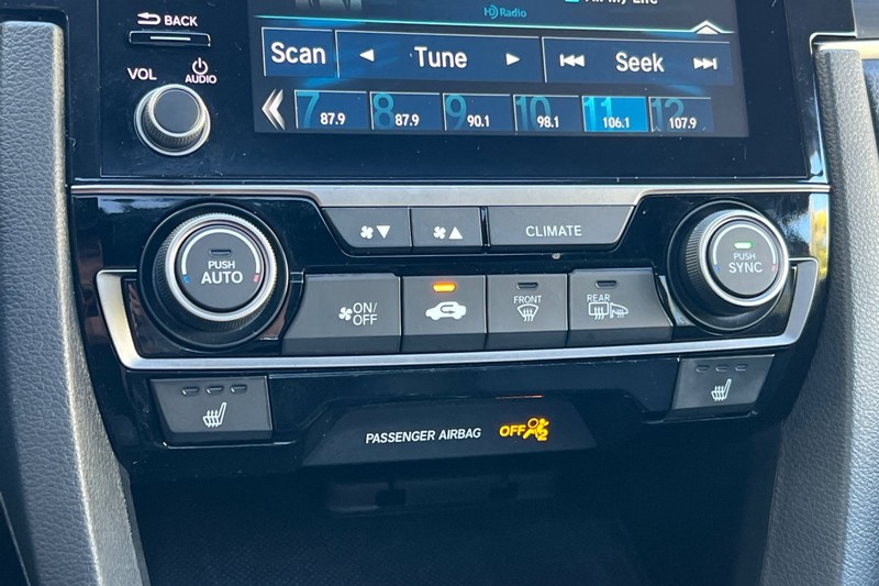 Honda Civic Hatchback Vehicle Full-screen Gallery Image 21