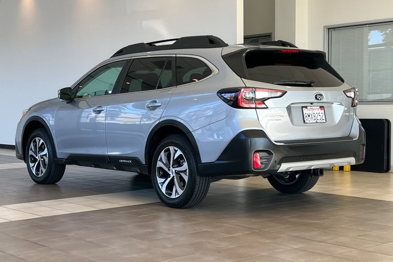 Subaru Outback Vehicle Full-screen Gallery Image 06