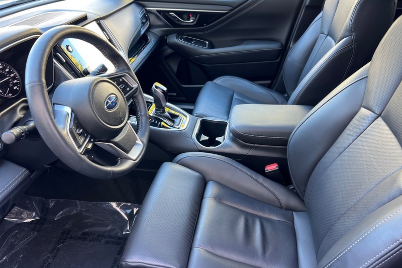 Subaru Outback Vehicle Full-screen Gallery Image 10