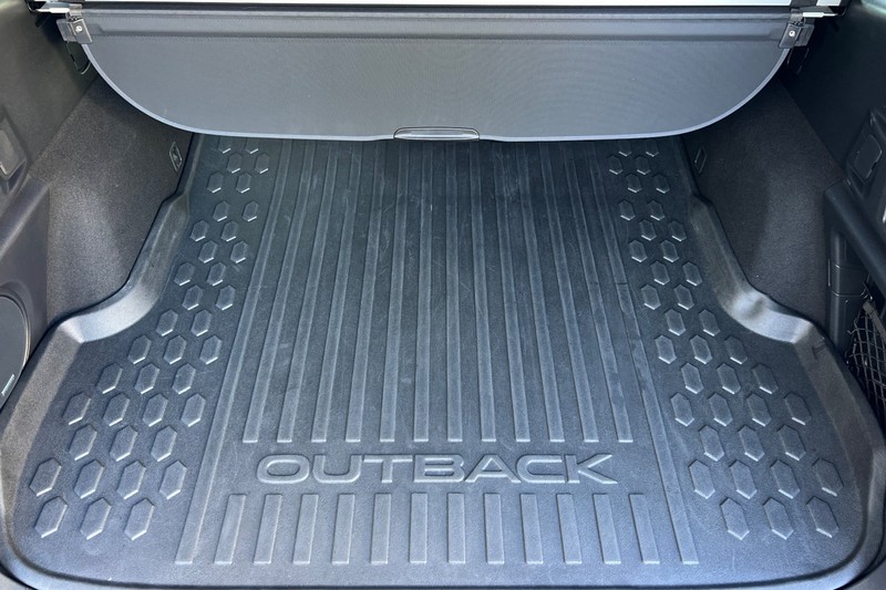 Subaru Outback Vehicle Full-screen Gallery Image 15
