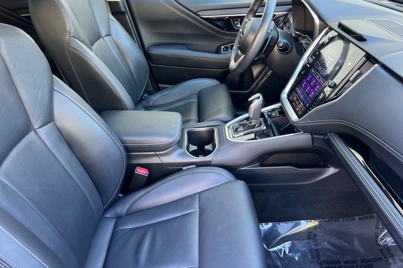 Subaru Outback Vehicle Full-screen Gallery Image 16