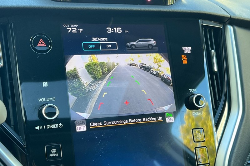 Subaru Outback Vehicle Full-screen Gallery Image 20