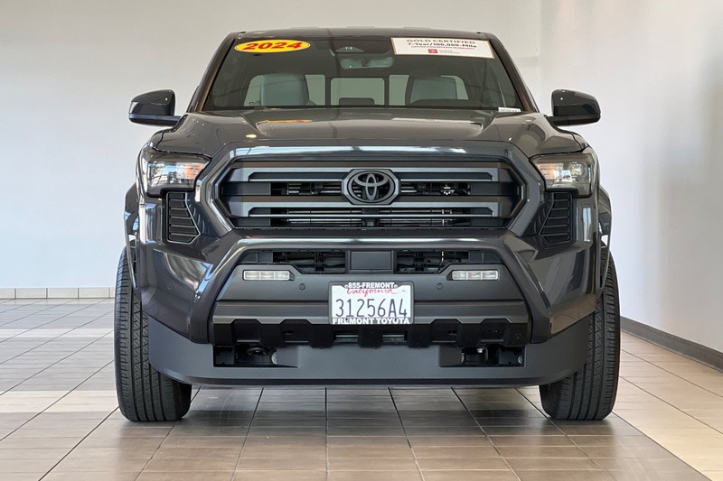 Toyota Tacoma 4WD Vehicle Full-screen Gallery Image 09