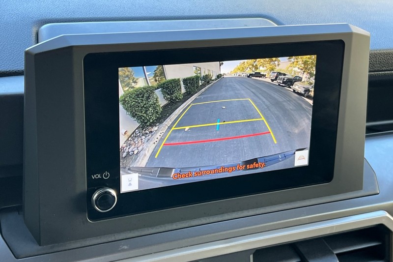 Toyota Tacoma 4WD Vehicle Full-screen Gallery Image 18