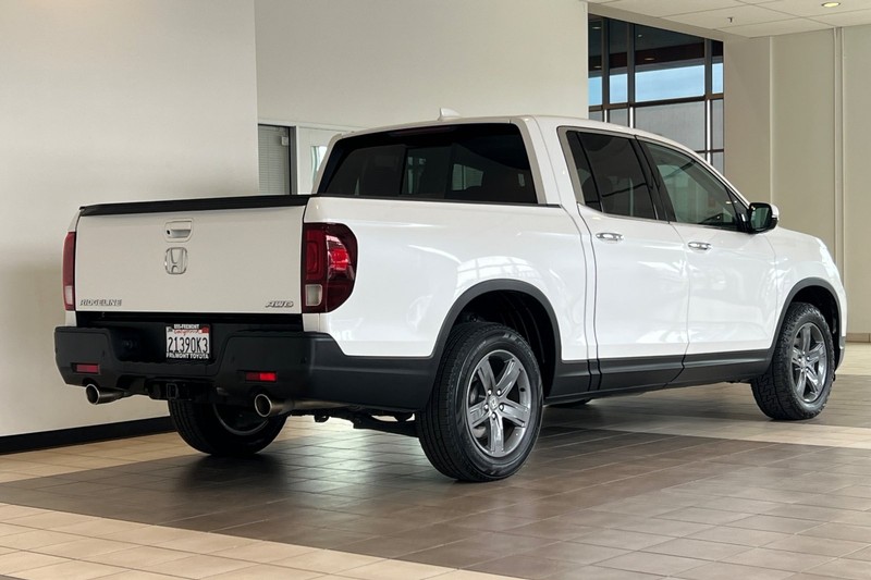 Honda Ridgeline Vehicle Full-screen Gallery Image 04