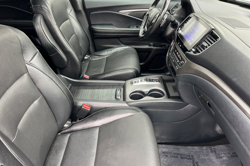 Honda Ridgeline Vehicle Full-screen Gallery Image 15