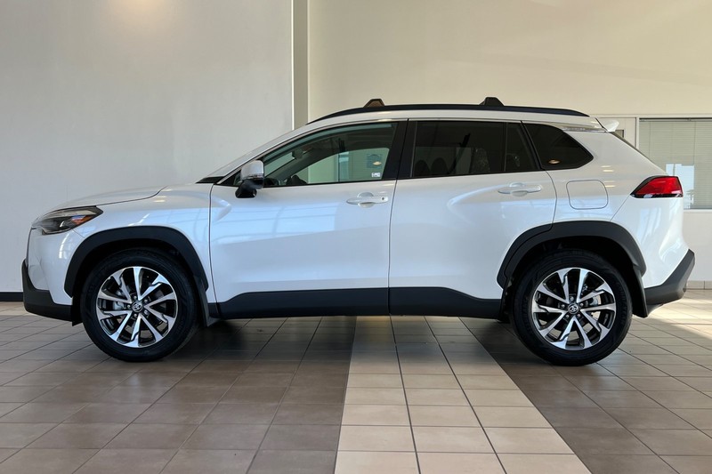 Toyota Corolla Cross Vehicle Full-screen Gallery Image 07