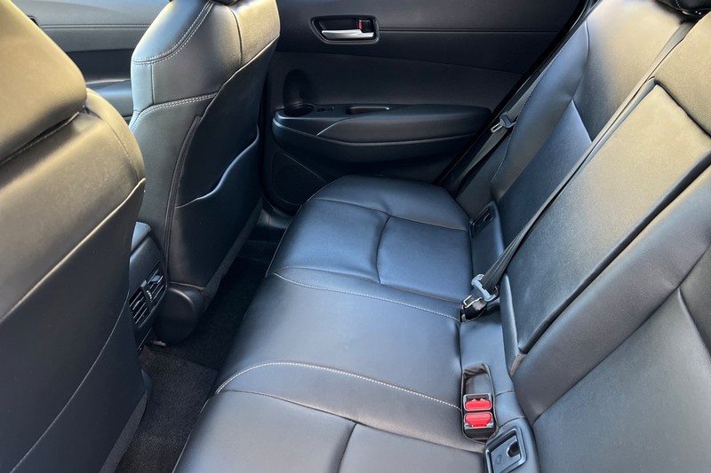 Toyota Corolla Cross Vehicle Full-screen Gallery Image 12