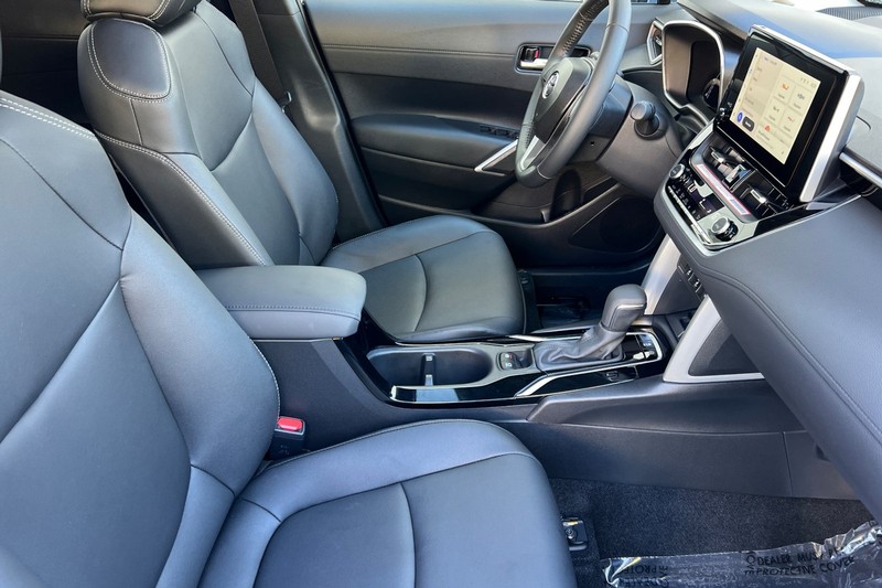 Toyota Corolla Cross Vehicle Full-screen Gallery Image 16