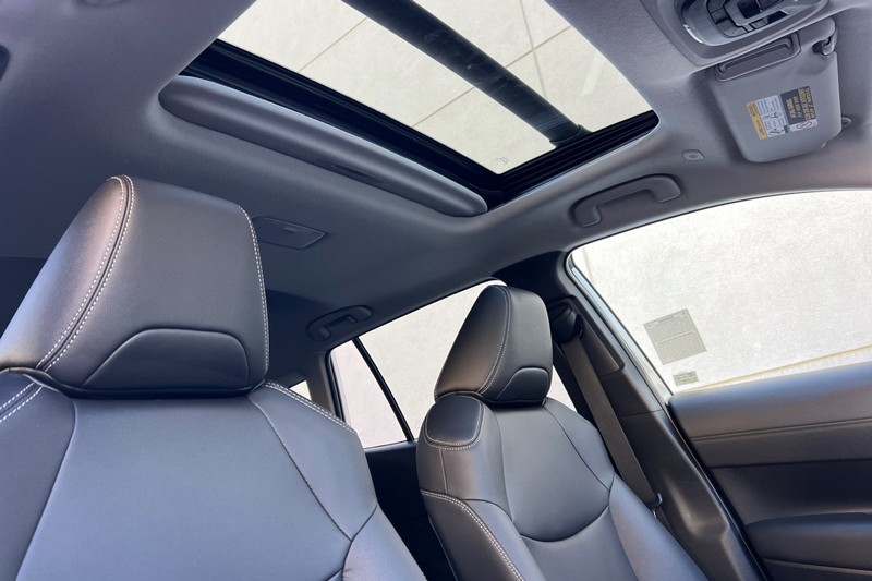 Toyota Corolla Cross Vehicle Full-screen Gallery Image 17