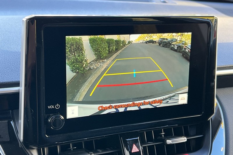 Toyota Corolla Cross Vehicle Full-screen Gallery Image 19