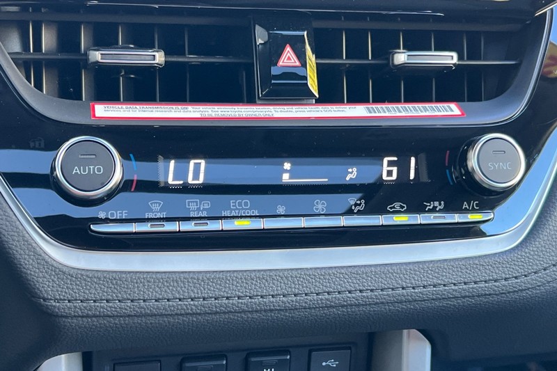 Toyota Corolla Cross Vehicle Full-screen Gallery Image 20