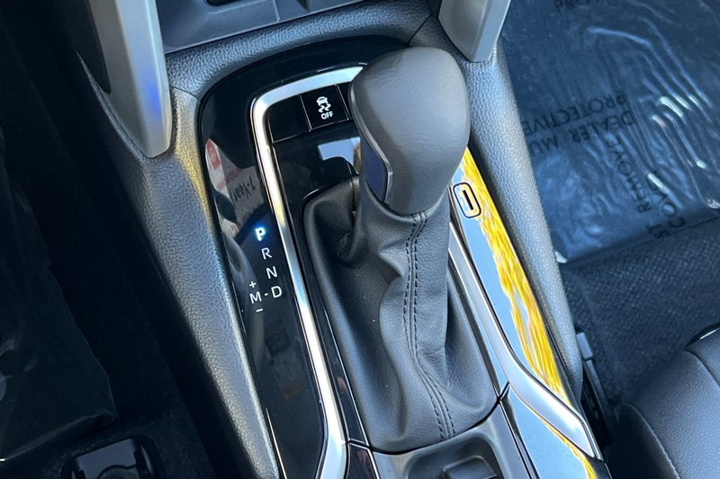 Toyota Corolla Cross Vehicle Full-screen Gallery Image 21