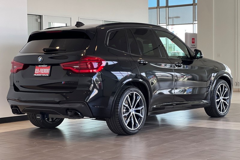 BMW X3 Vehicle Full-screen Gallery Image 04