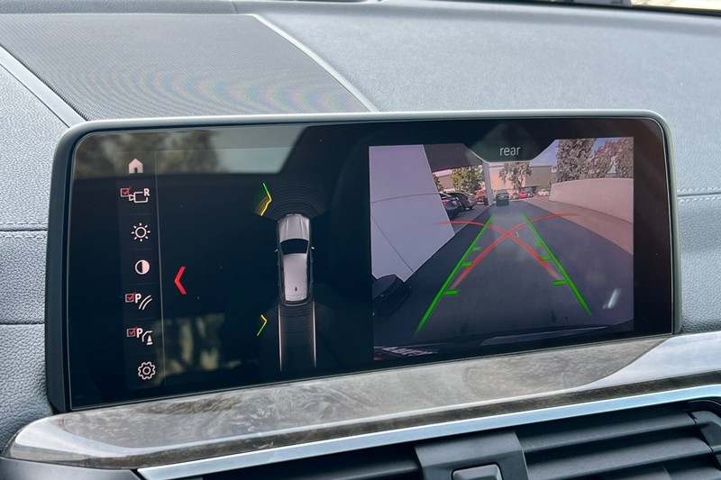 BMW X3 Vehicle Full-screen Gallery Image 20