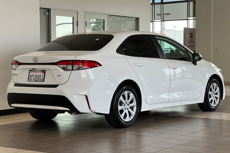 Toyota Corolla Vehicle Full-screen Gallery Image 04