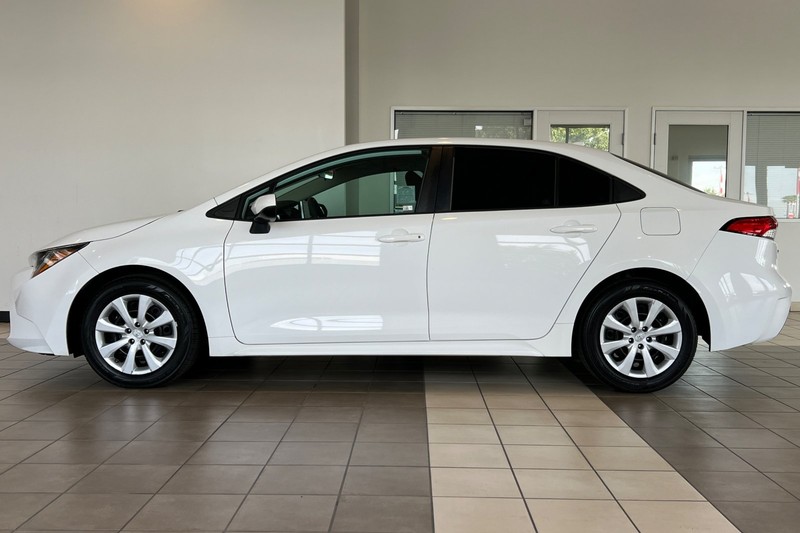 Toyota Corolla Vehicle Full-screen Gallery Image 07