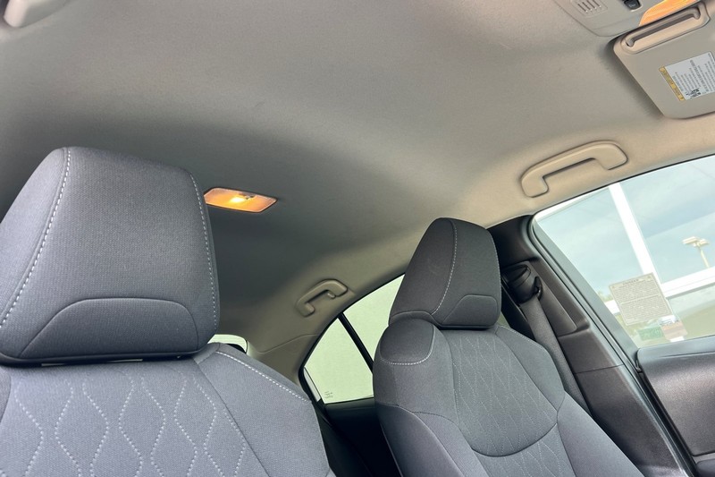 Toyota Corolla Vehicle Full-screen Gallery Image 16