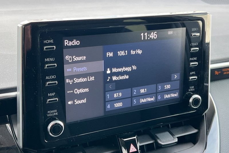 Toyota Corolla Vehicle Full-screen Gallery Image 17