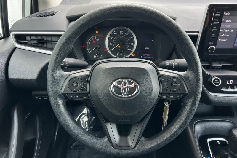 Toyota Corolla Vehicle Full-screen Gallery Image 21